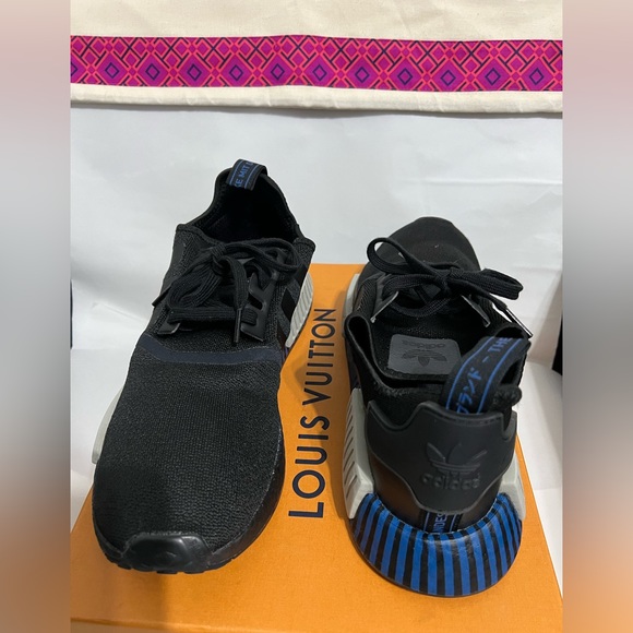 A D I D A S - Picture 1 of 8